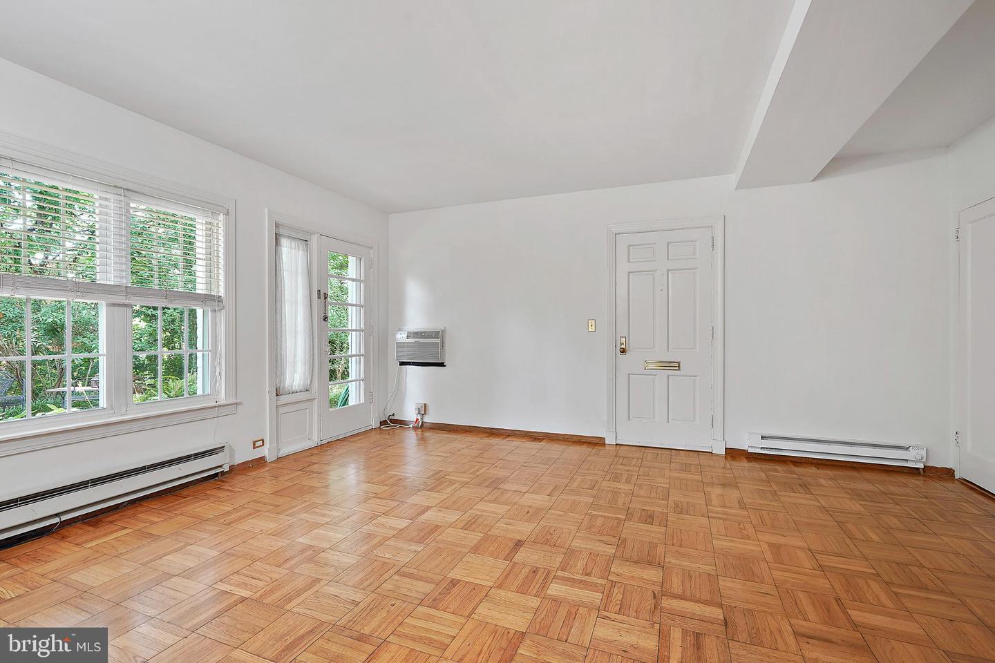 1619 RIPON PL, ALEXANDRIA, Virginia 22302, 2 Bedrooms Bedrooms, ,1 BathroomBathrooms,Residential,For sale,1619 RIPON PL,VAAX2047040 MLS # VAAX2047040