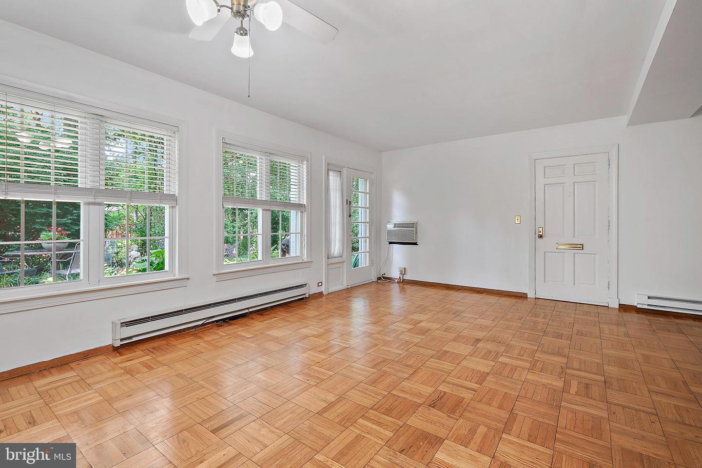 1619 RIPON PL, ALEXANDRIA, Virginia 22302, 2 Bedrooms Bedrooms, ,1 BathroomBathrooms,Residential,For sale,1619 RIPON PL,VAAX2047040 MLS # VAAX2047040
