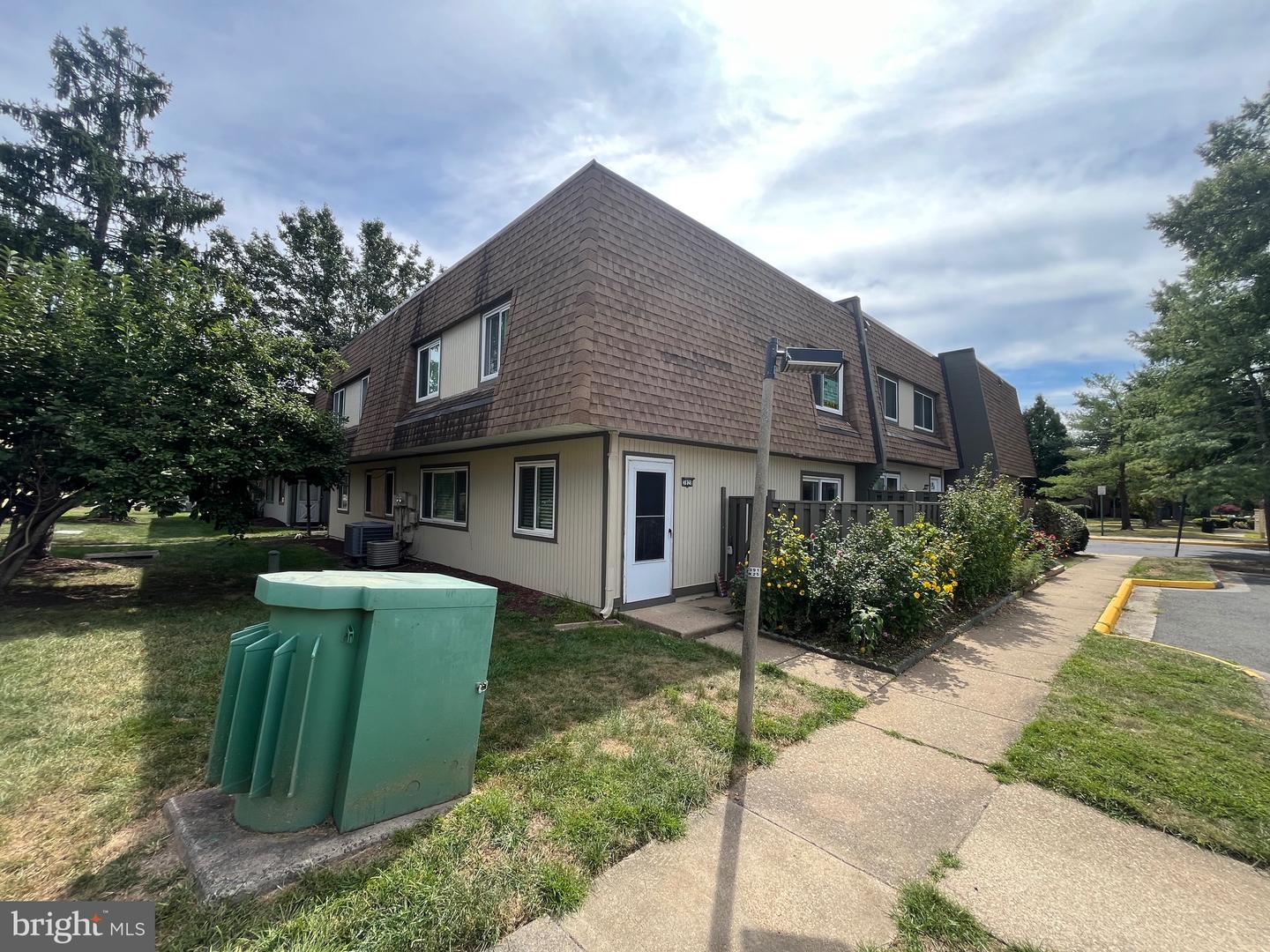 3828 MONTE VISTA PL #102B, ALEXANDRIA, Virginia 22309, 3 Bedrooms Bedrooms, ,2 BathroomsBathrooms,Residential,For sale,3828 MONTE VISTA PL #102B,VAFX2264700 MLS # VAFX2264700