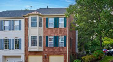 2700 CHANBOURNE WAY N, VIENNA, Virginia 22181, 3 Bedrooms Bedrooms, ,3 BathroomsBathrooms,Residential,For sale,2700 CHANBOURNE WAY N,VAFX2262904 MLS # VAFX2262904