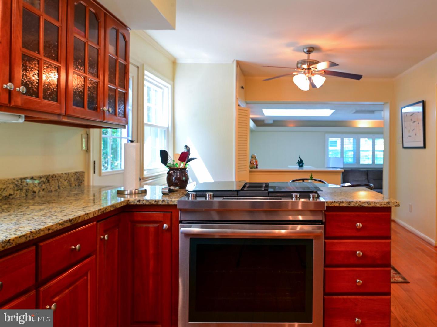 5024 KINGSTON DR, ANNANDALE, Virginia 22003, 4 Bedrooms Bedrooms, 16 Rooms Rooms,2 BathroomsBathrooms,Residential,For sale,5024 KINGSTON DR,VAFX2264316 MLS # VAFX2264316