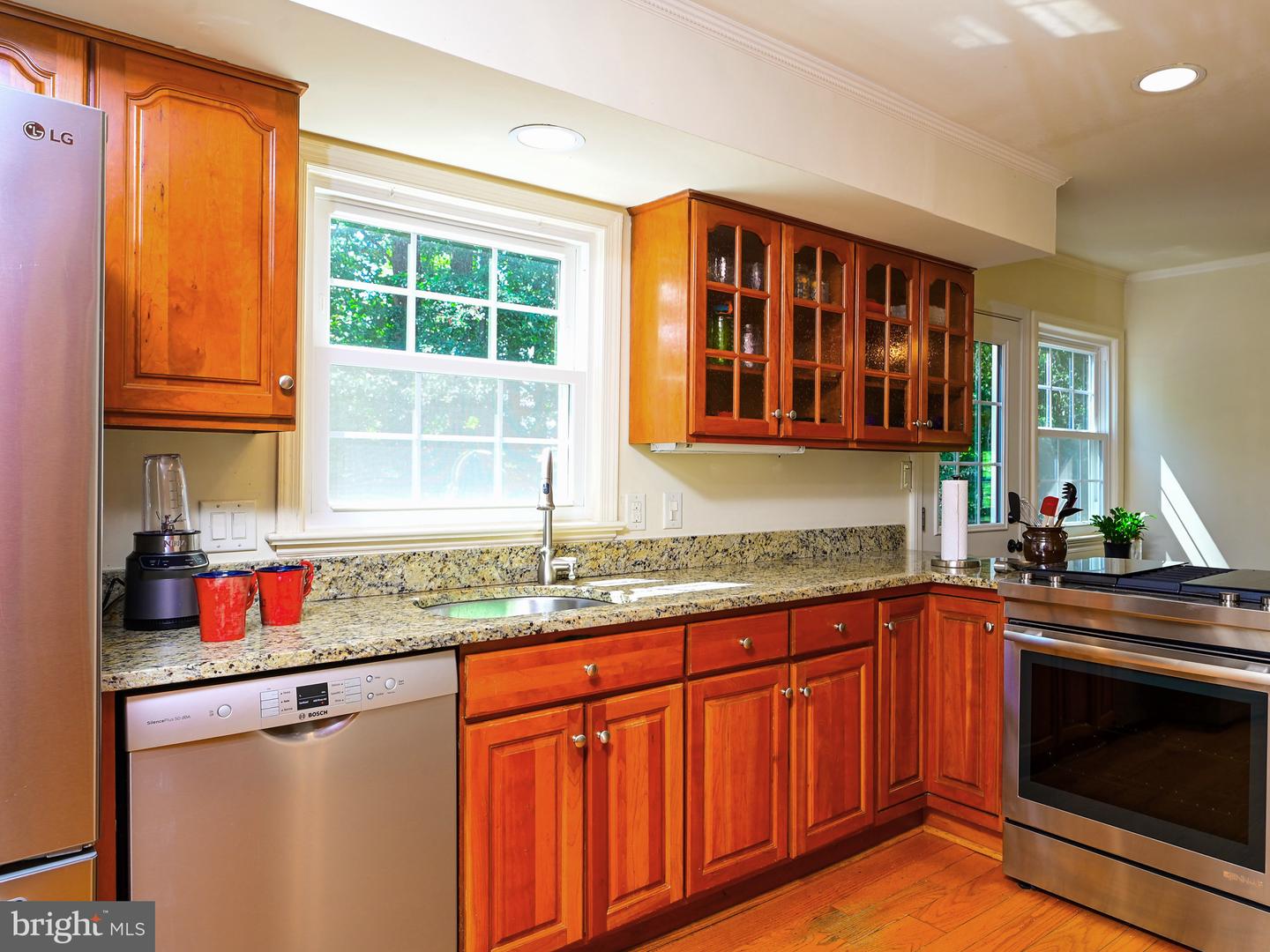 5024 KINGSTON DR, ANNANDALE, Virginia 22003, 4 Bedrooms Bedrooms, 16 Rooms Rooms,2 BathroomsBathrooms,Residential,For sale,5024 KINGSTON DR,VAFX2264316 MLS # VAFX2264316