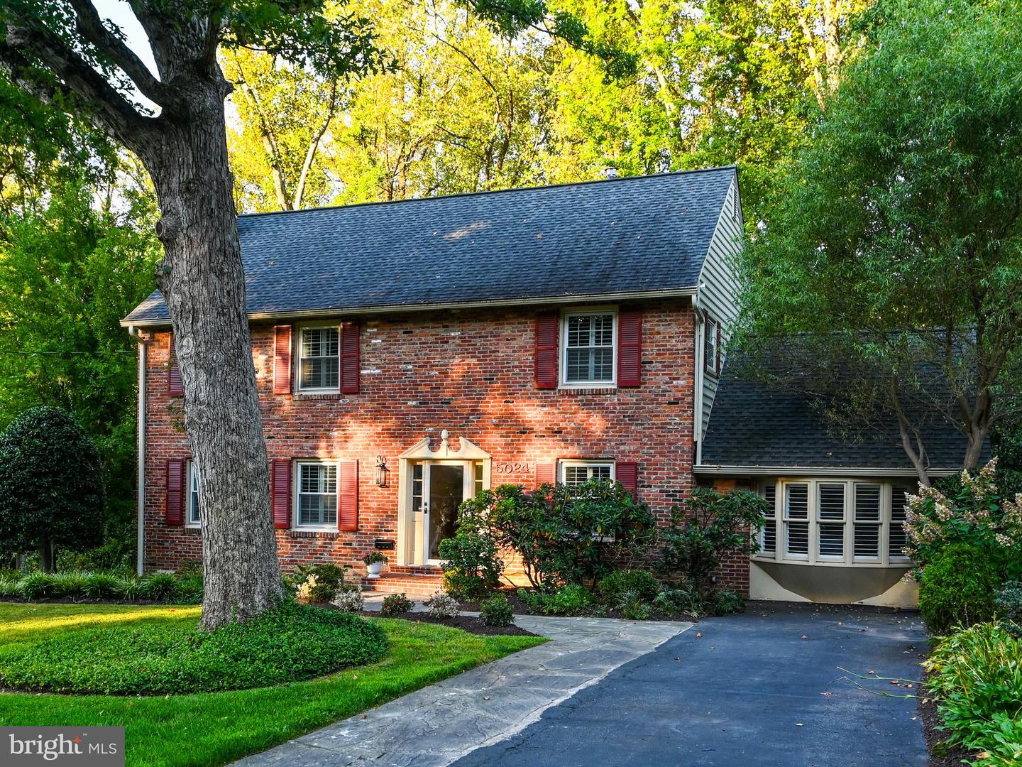 5024 KINGSTON DR, ANNANDALE, Virginia 22003, 4 Bedrooms Bedrooms, 16 Rooms Rooms,2 BathroomsBathrooms,Residential,For sale,5024 KINGSTON DR,VAFX2264316 MLS # VAFX2264316