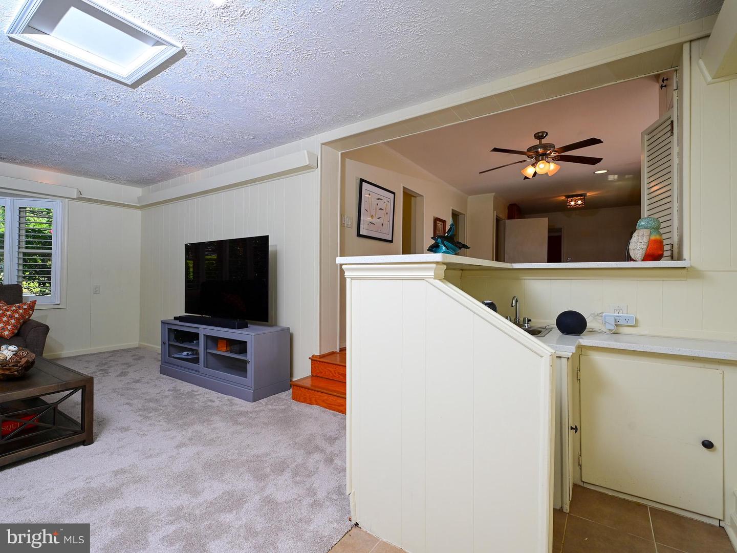 5024 KINGSTON DR, ANNANDALE, Virginia 22003, 4 Bedrooms Bedrooms, 16 Rooms Rooms,2 BathroomsBathrooms,Residential,For sale,5024 KINGSTON DR,VAFX2264316 MLS # VAFX2264316