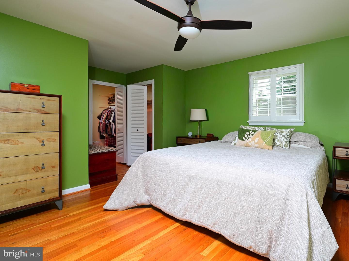 5024 KINGSTON DR, ANNANDALE, Virginia 22003, 4 Bedrooms Bedrooms, 16 Rooms Rooms,2 BathroomsBathrooms,Residential,For sale,5024 KINGSTON DR,VAFX2264316 MLS # VAFX2264316
