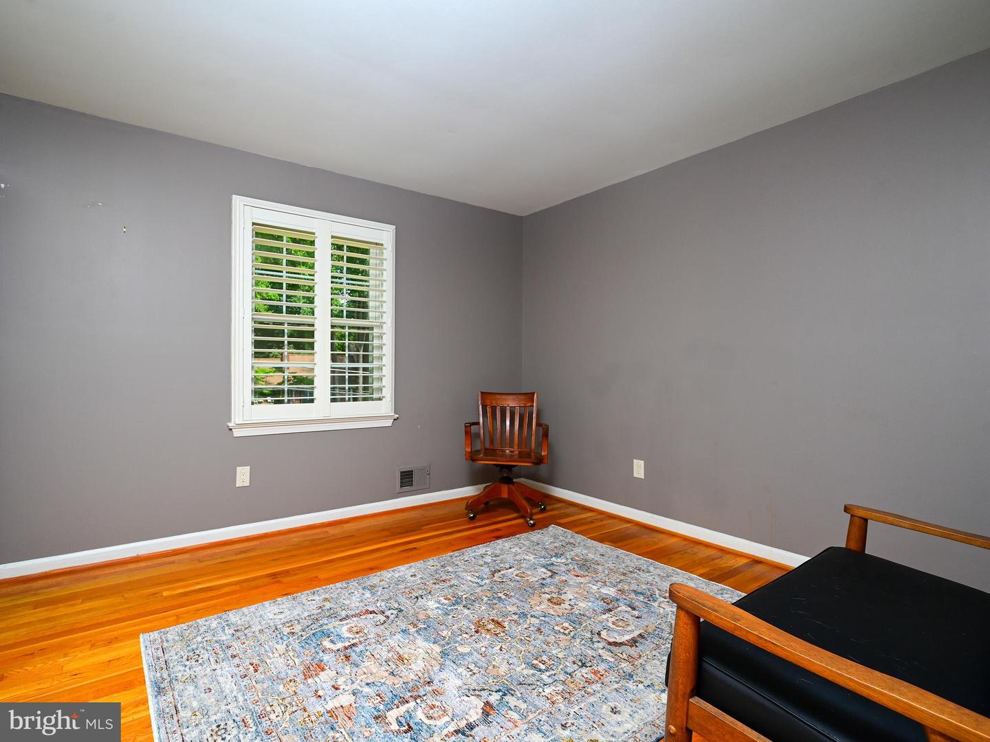5024 KINGSTON DR, ANNANDALE, Virginia 22003, 4 Bedrooms Bedrooms, 16 Rooms Rooms,2 BathroomsBathrooms,Residential,For sale,5024 KINGSTON DR,VAFX2264316 MLS # VAFX2264316