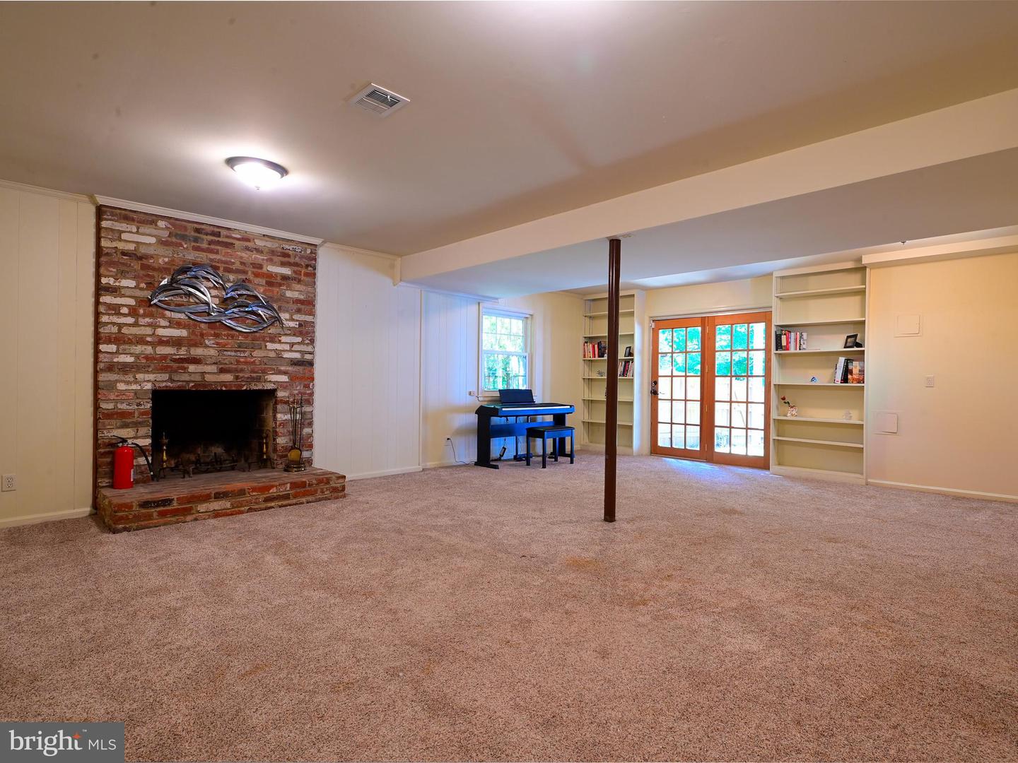 5024 KINGSTON DR, ANNANDALE, Virginia 22003, 4 Bedrooms Bedrooms, 16 Rooms Rooms,2 BathroomsBathrooms,Residential,For sale,5024 KINGSTON DR,VAFX2264316 MLS # VAFX2264316