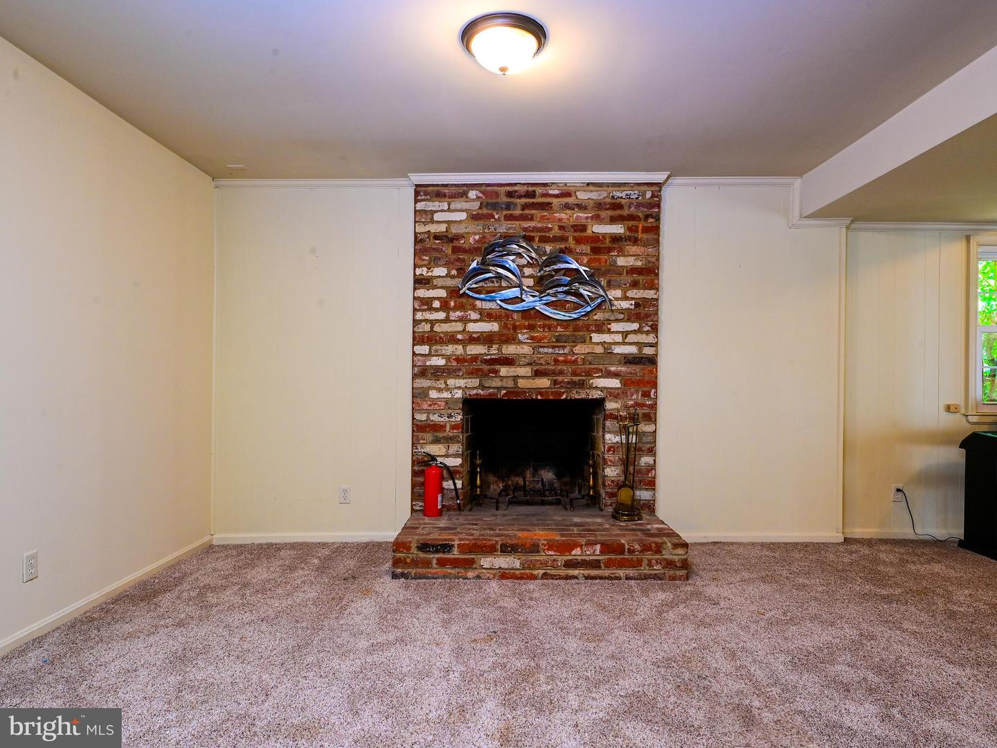 5024 KINGSTON DR, ANNANDALE, Virginia 22003, 4 Bedrooms Bedrooms, 16 Rooms Rooms,2 BathroomsBathrooms,Residential,For sale,5024 KINGSTON DR,VAFX2264316 MLS # VAFX2264316