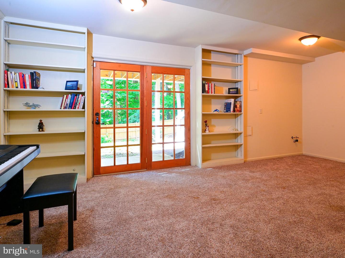 5024 KINGSTON DR, ANNANDALE, Virginia 22003, 4 Bedrooms Bedrooms, 16 Rooms Rooms,2 BathroomsBathrooms,Residential,For sale,5024 KINGSTON DR,VAFX2264316 MLS # VAFX2264316