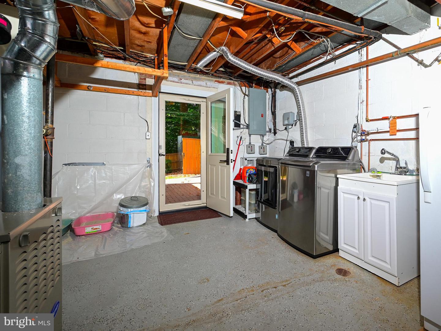 5024 KINGSTON DR, ANNANDALE, Virginia 22003, 4 Bedrooms Bedrooms, 16 Rooms Rooms,2 BathroomsBathrooms,Residential,For sale,5024 KINGSTON DR,VAFX2264316 MLS # VAFX2264316
