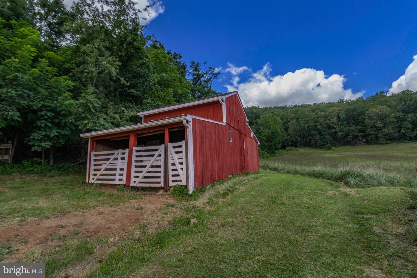 90 SMEDLEY LN, BENTONVILLE, Virginia 22610, 3 Bedrooms Bedrooms, 5 Rooms Rooms,2 BathroomsBathrooms,Residential,For sale,90 SMEDLEY LN,VAWR2012186 MLS # VAWR2012186