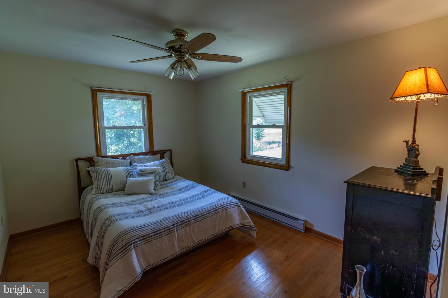 90 SMEDLEY LN, BENTONVILLE, Virginia 22610, 3 Bedrooms Bedrooms, 5 Rooms Rooms,2 BathroomsBathrooms,Residential,For sale,90 SMEDLEY LN,VAWR2012186 MLS # VAWR2012186