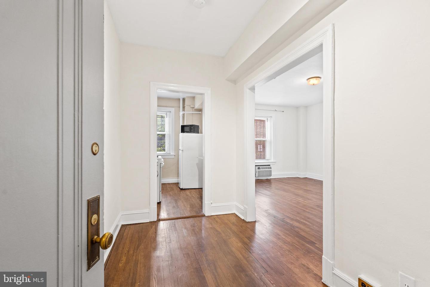 1954 COLUMBIA RD NW #112, WASHINGTON, District Of Columbia 20009, ,1 BathroomBathrooms,Residential,For sale,1954 COLUMBIA RD NW #112,DCDC2220120 MLS # DCDC2220120