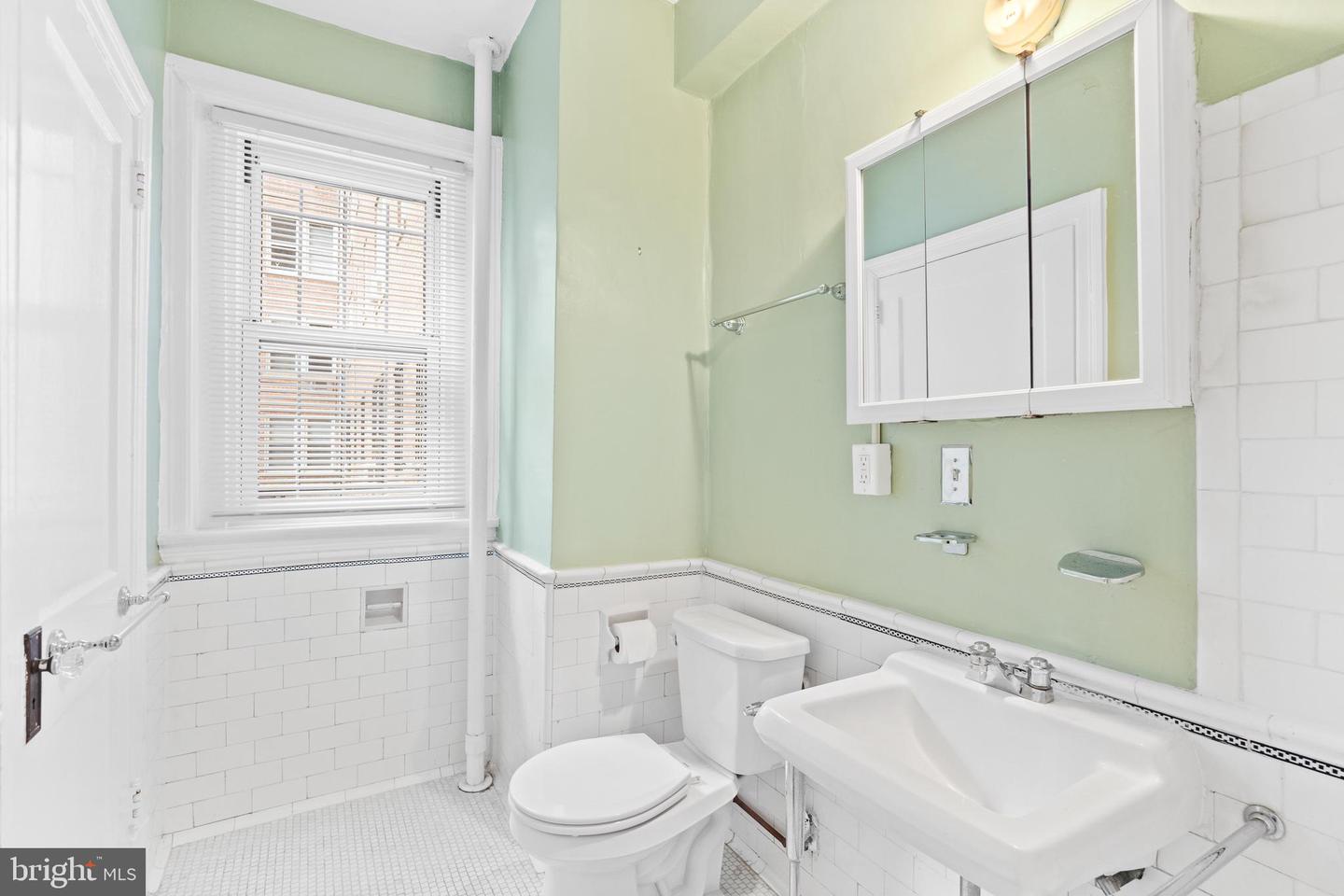 1954 COLUMBIA RD NW #112, WASHINGTON, District Of Columbia 20009, ,1 BathroomBathrooms,Residential,For sale,1954 COLUMBIA RD NW #112,DCDC2220120 MLS # DCDC2220120