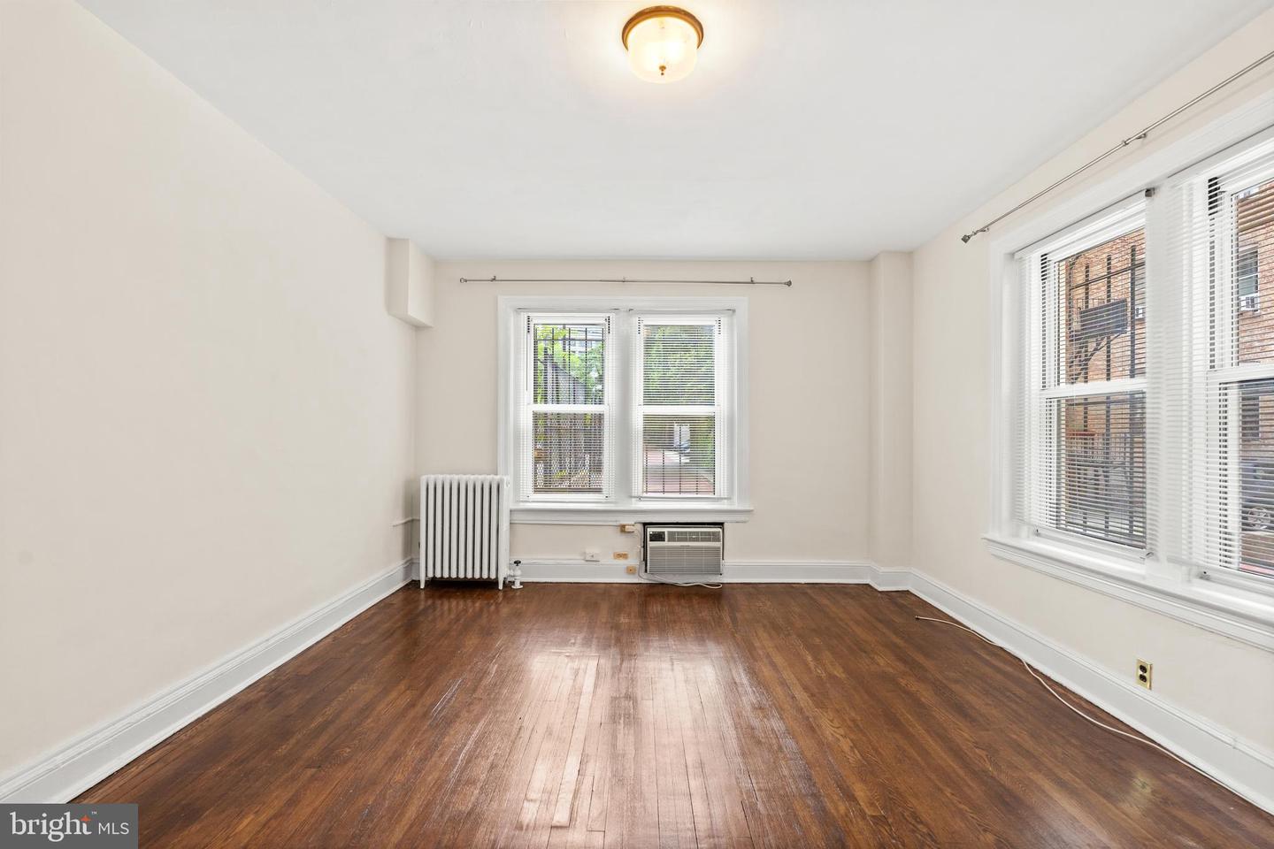 1954 COLUMBIA RD NW #112, WASHINGTON, District Of Columbia 20009, ,1 BathroomBathrooms,Residential,For sale,1954 COLUMBIA RD NW #112,DCDC2220120 MLS # DCDC2220120