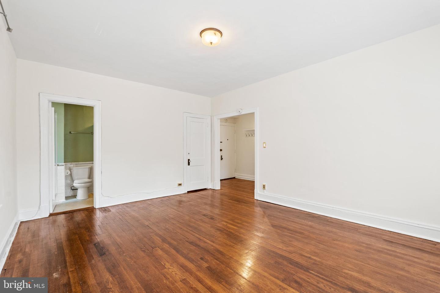 1954 COLUMBIA RD NW #112, WASHINGTON, District Of Columbia 20009, ,1 BathroomBathrooms,Residential,For sale,1954 COLUMBIA RD NW #112,DCDC2220120 MLS # DCDC2220120