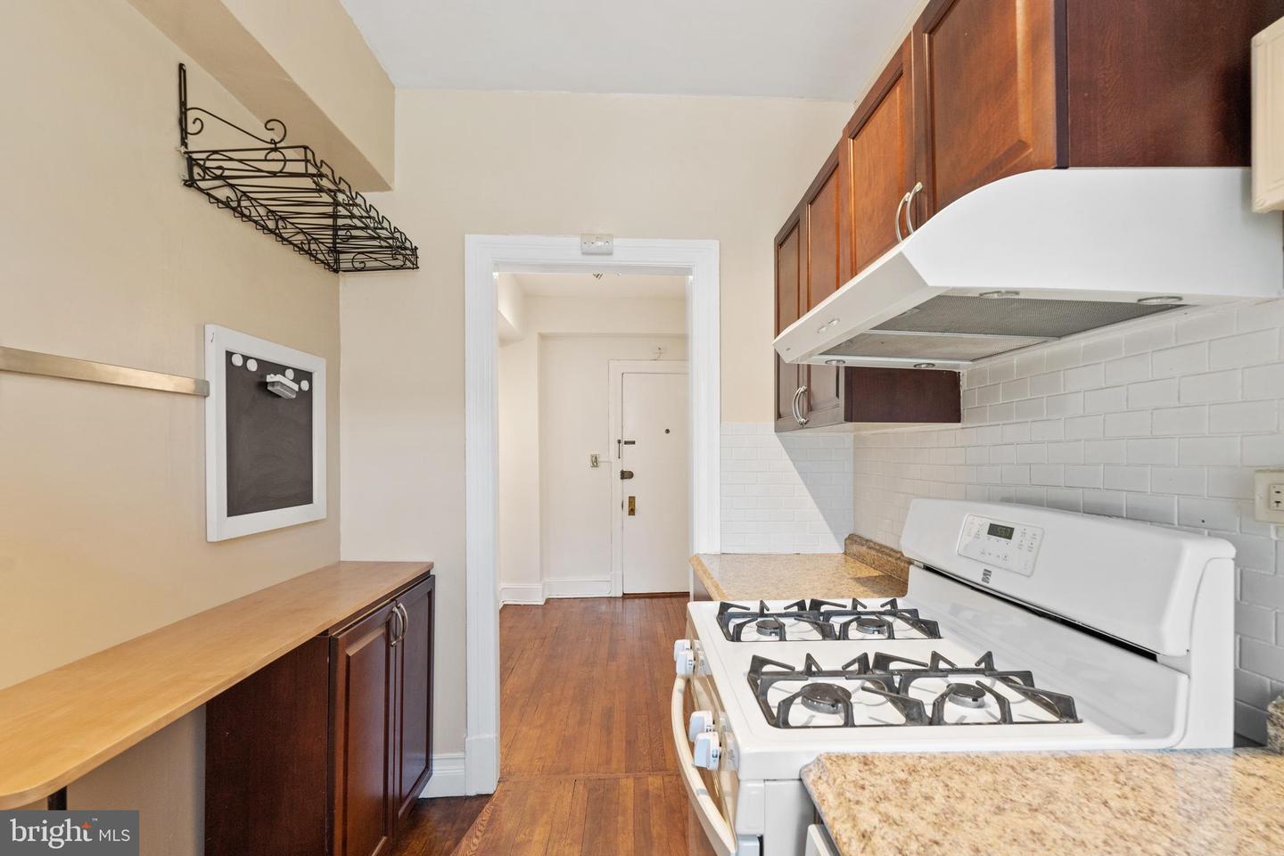 1954 COLUMBIA RD NW #112, WASHINGTON, District Of Columbia 20009, ,1 BathroomBathrooms,Residential,For sale,1954 COLUMBIA RD NW #112,DCDC2220120 MLS # DCDC2220120