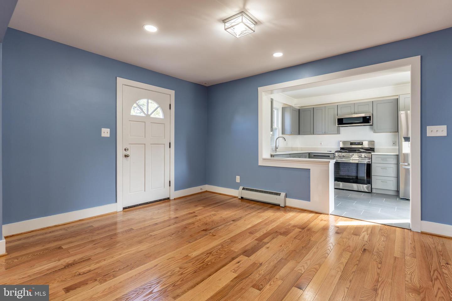 3300 6TH ST S, ARLINGTON, Virginia 22204, 3 Bedrooms Bedrooms, ,2 BathroomsBathrooms,Residential,For sale,3300 6TH ST S,VAAR2063048 MLS # VAAR2063048