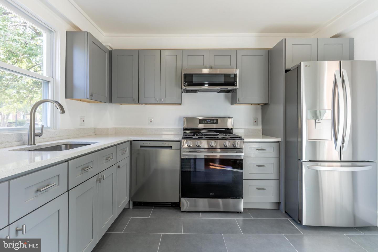 3300 6TH ST S, ARLINGTON, Virginia 22204, 3 Bedrooms Bedrooms, ,2 BathroomsBathrooms,Residential,For sale,3300 6TH ST S,VAAR2063048 MLS # VAAR2063048