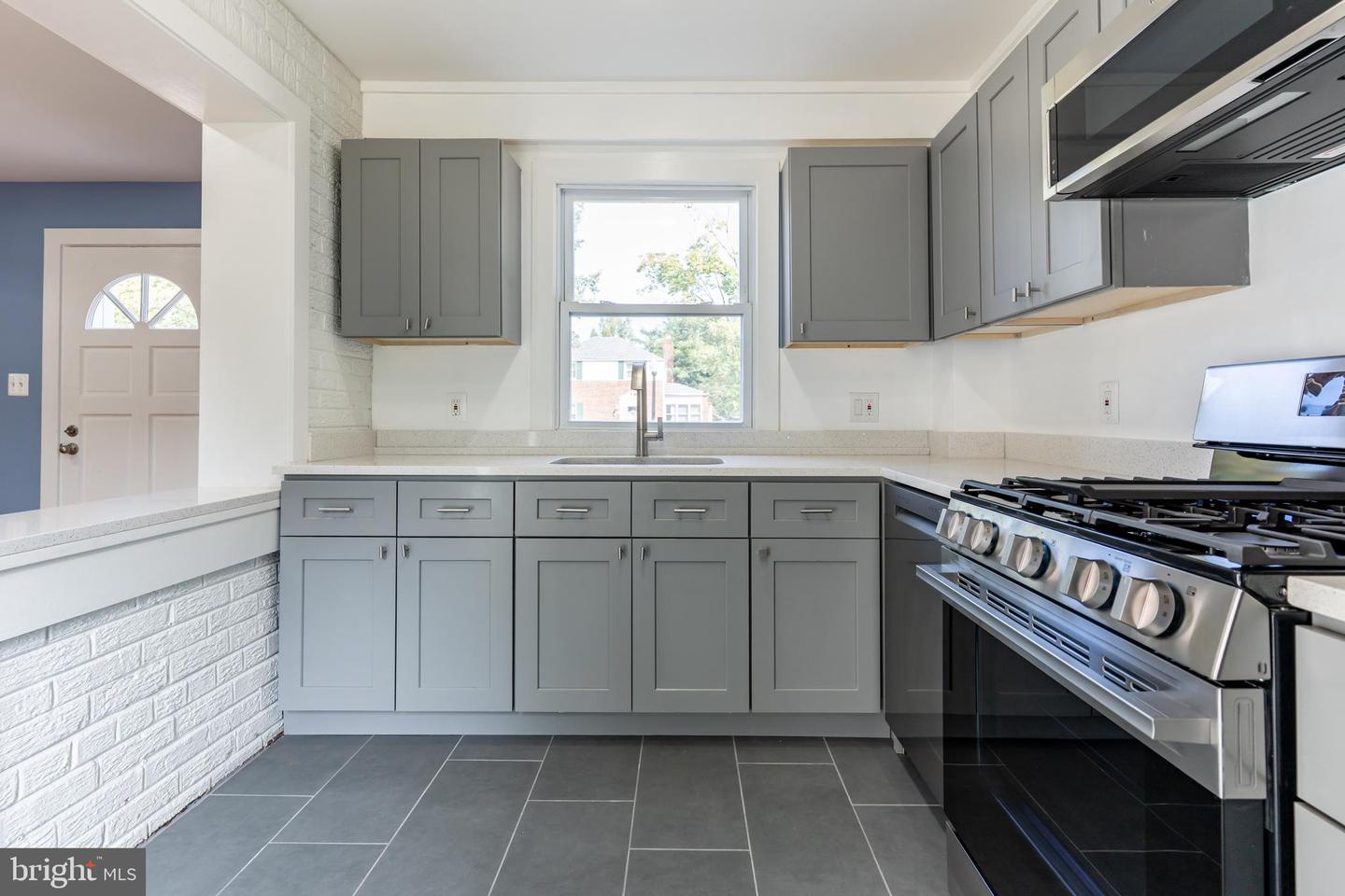 3300 6TH ST S, ARLINGTON, Virginia 22204, 3 Bedrooms Bedrooms, ,2 BathroomsBathrooms,Residential,For sale,3300 6TH ST S,VAAR2063048 MLS # VAAR2063048