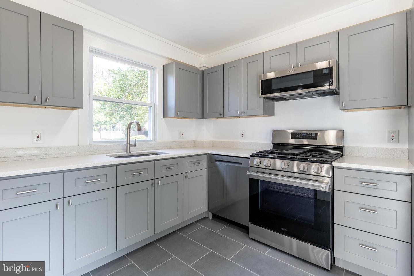 3300 6TH ST S, ARLINGTON, Virginia 22204, 3 Bedrooms Bedrooms, ,2 BathroomsBathrooms,Residential,For sale,3300 6TH ST S,VAAR2063048 MLS # VAAR2063048