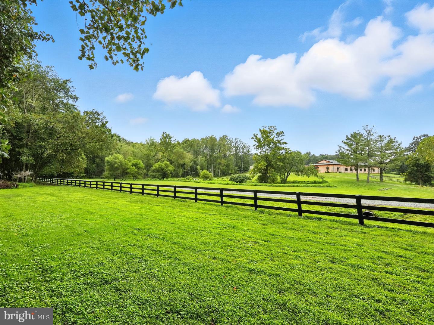 688 ROSSMORE CT., GREAT FALLS, Virginia 22066, 5 Bedrooms Bedrooms, ,6 BathroomsBathrooms,Residential,For sale,688 ROSSMORE CT.,VAFX2209652 MLS # VAFX2209652