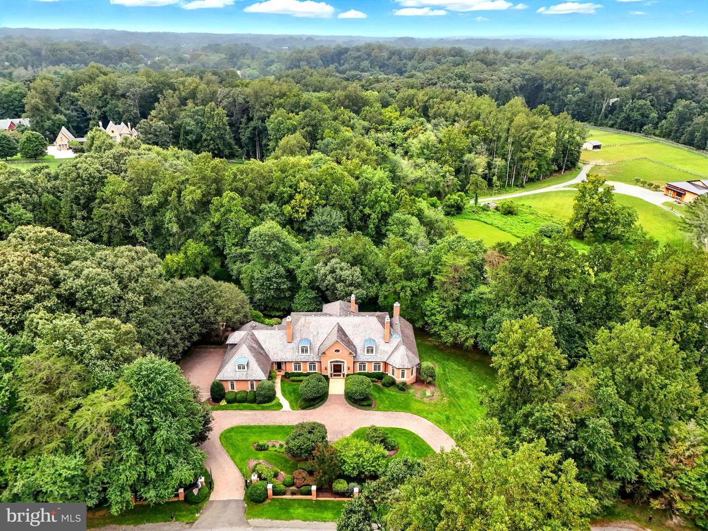 688 ROSSMORE CT., GREAT FALLS, Virginia 22066, 5 Bedrooms Bedrooms, ,6 BathroomsBathrooms,Residential,For sale,688 ROSSMORE CT.,VAFX2209652 MLS # VAFX2209652