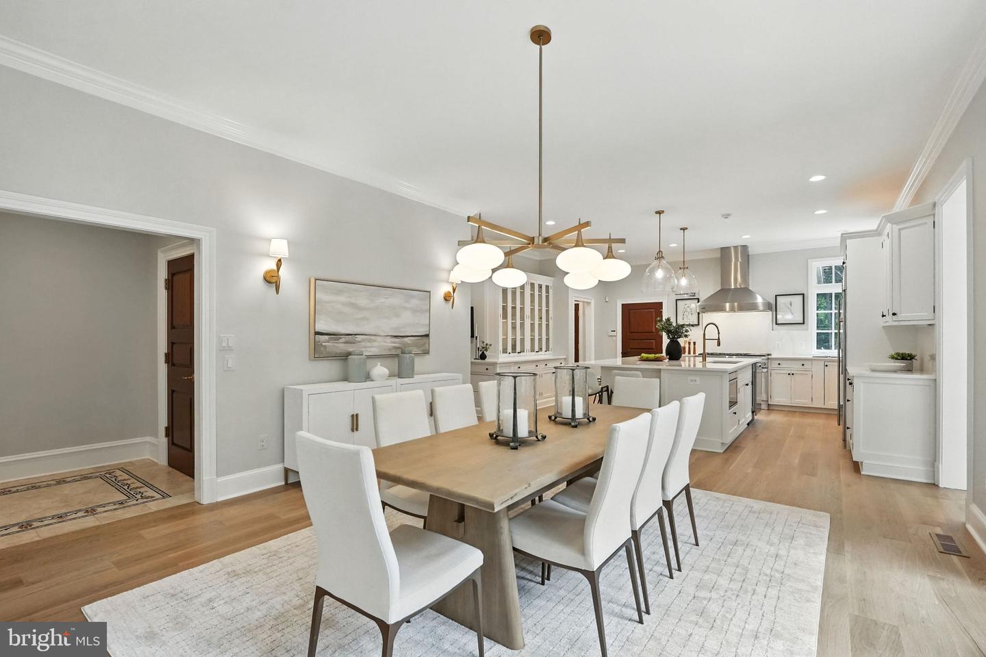 688 ROSSMORE CT., GREAT FALLS, Virginia 22066, 5 Bedrooms Bedrooms, ,6 BathroomsBathrooms,Residential,For sale,688 ROSSMORE CT.,VAFX2209652 MLS # VAFX2209652
