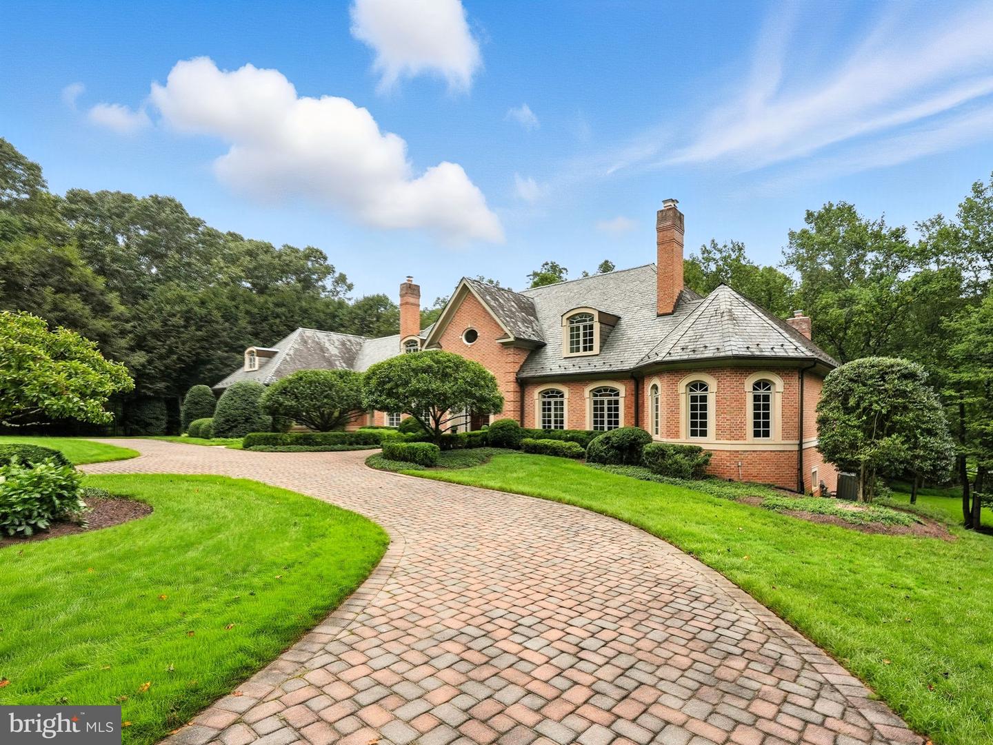 688 ROSSMORE CT., GREAT FALLS, Virginia 22066, 5 Bedrooms Bedrooms, ,6 BathroomsBathrooms,Residential,For sale,688 ROSSMORE CT.,VAFX2209652 MLS # VAFX2209652