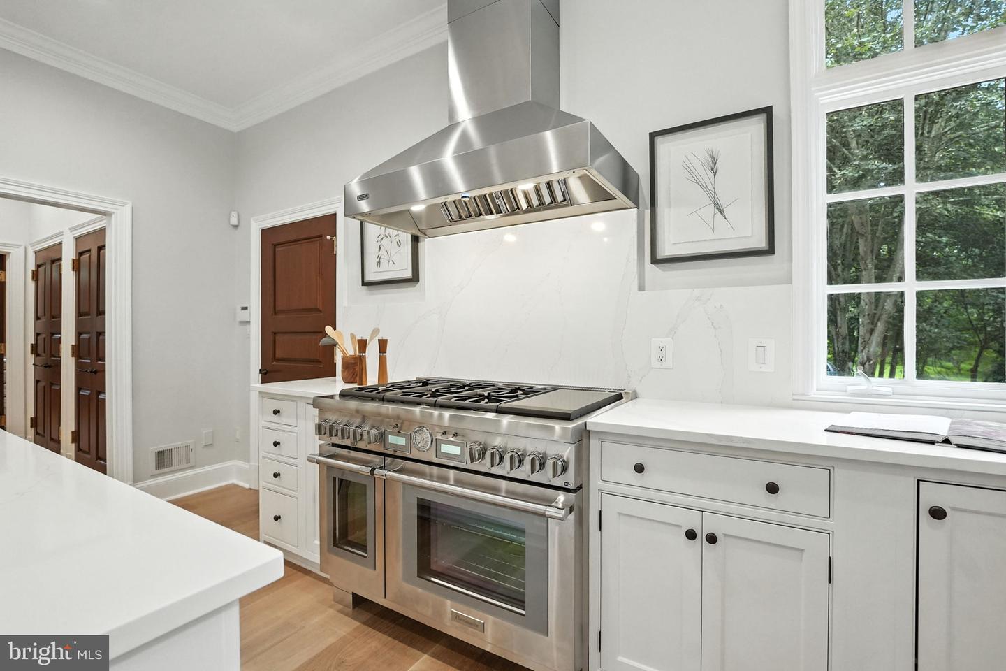 688 ROSSMORE CT., GREAT FALLS, Virginia 22066, 5 Bedrooms Bedrooms, ,6 BathroomsBathrooms,Residential,For sale,688 ROSSMORE CT.,VAFX2209652 MLS # VAFX2209652