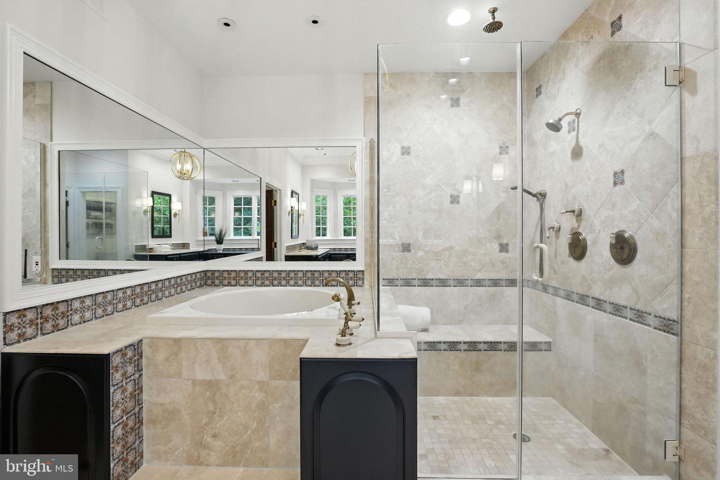 688 ROSSMORE CT., GREAT FALLS, Virginia 22066, 5 Bedrooms Bedrooms, ,6 BathroomsBathrooms,Residential,For sale,688 ROSSMORE CT.,VAFX2209652 MLS # VAFX2209652