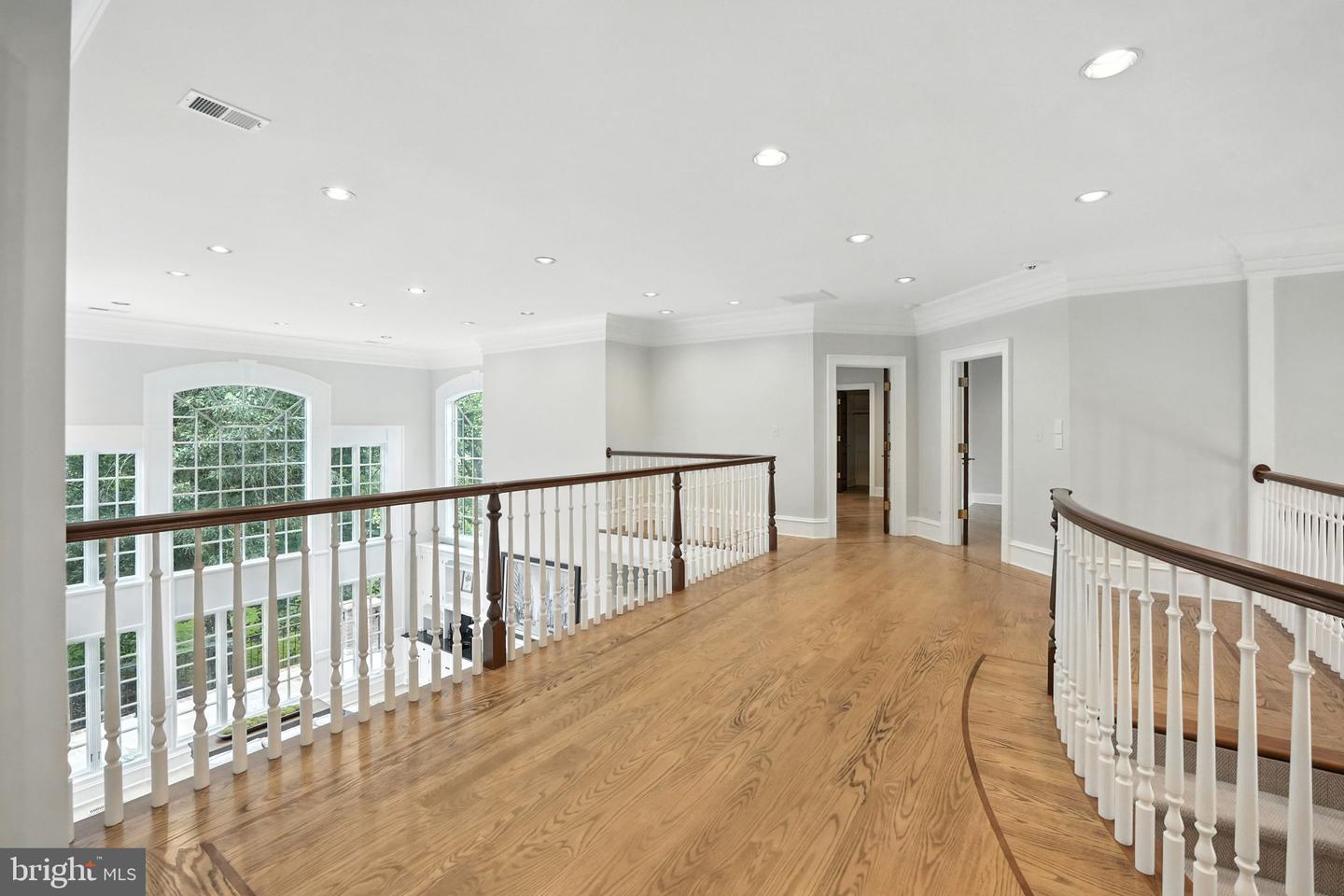 688 ROSSMORE CT., GREAT FALLS, Virginia 22066, 5 Bedrooms Bedrooms, ,6 BathroomsBathrooms,Residential,For sale,688 ROSSMORE CT.,VAFX2209652 MLS # VAFX2209652