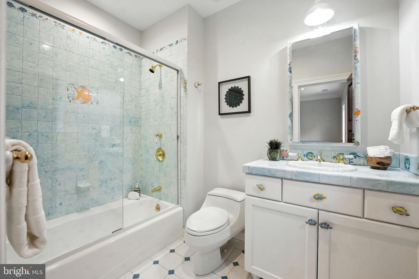 688 ROSSMORE CT., GREAT FALLS, Virginia 22066, 5 Bedrooms Bedrooms, ,6 BathroomsBathrooms,Residential,For sale,688 ROSSMORE CT.,VAFX2209652 MLS # VAFX2209652