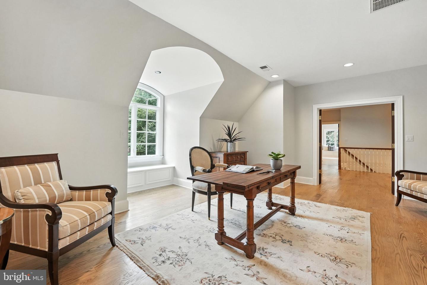 688 ROSSMORE CT., GREAT FALLS, Virginia 22066, 5 Bedrooms Bedrooms, ,6 BathroomsBathrooms,Residential,For sale,688 ROSSMORE CT.,VAFX2209652 MLS # VAFX2209652