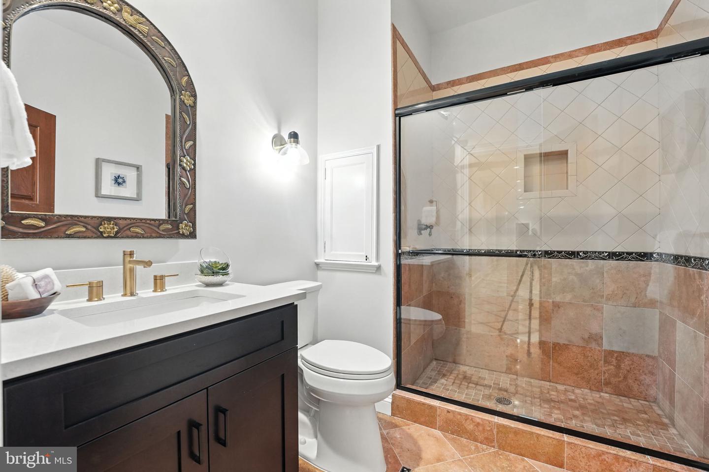 688 ROSSMORE CT., GREAT FALLS, Virginia 22066, 5 Bedrooms Bedrooms, ,6 BathroomsBathrooms,Residential,For sale,688 ROSSMORE CT.,VAFX2209652 MLS # VAFX2209652