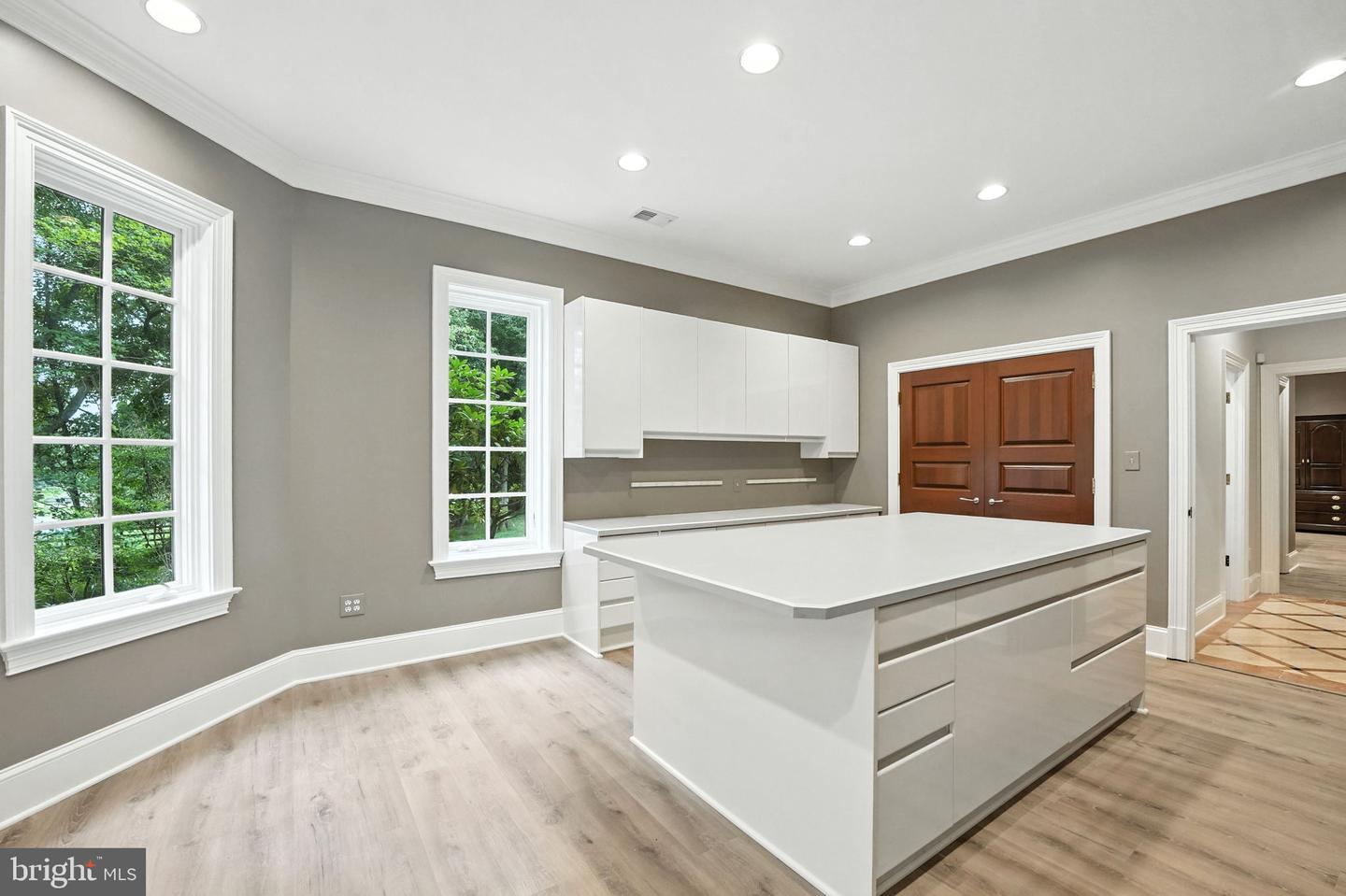 688 ROSSMORE CT., GREAT FALLS, Virginia 22066, 5 Bedrooms Bedrooms, ,6 BathroomsBathrooms,Residential,For sale,688 ROSSMORE CT.,VAFX2209652 MLS # VAFX2209652