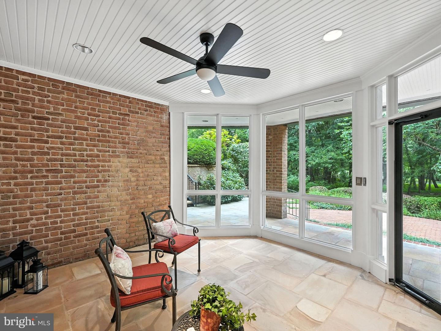 688 ROSSMORE CT., GREAT FALLS, Virginia 22066, 5 Bedrooms Bedrooms, ,6 BathroomsBathrooms,Residential,For sale,688 ROSSMORE CT.,VAFX2209652 MLS # VAFX2209652