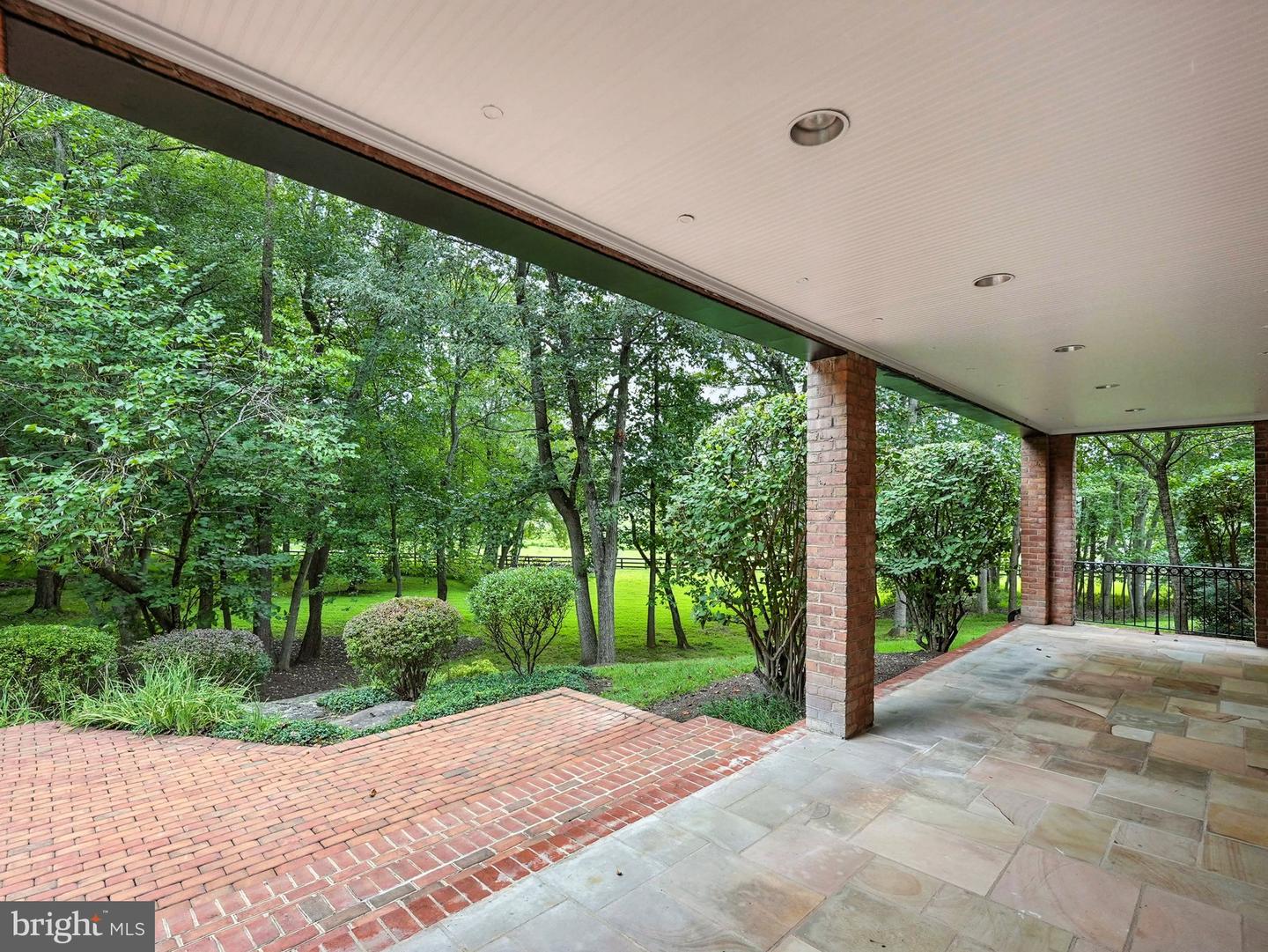 688 ROSSMORE CT., GREAT FALLS, Virginia 22066, 5 Bedrooms Bedrooms, ,6 BathroomsBathrooms,Residential,For sale,688 ROSSMORE CT.,VAFX2209652 MLS # VAFX2209652