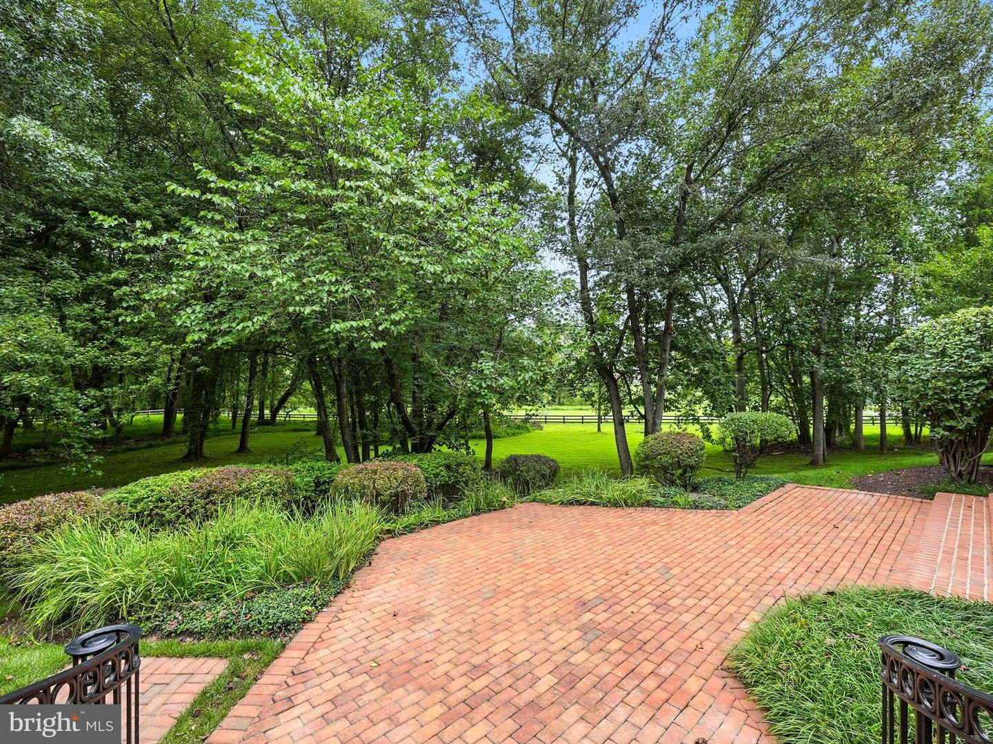688 ROSSMORE CT., GREAT FALLS, Virginia 22066, 5 Bedrooms Bedrooms, ,6 BathroomsBathrooms,Residential,For sale,688 ROSSMORE CT.,VAFX2209652 MLS # VAFX2209652