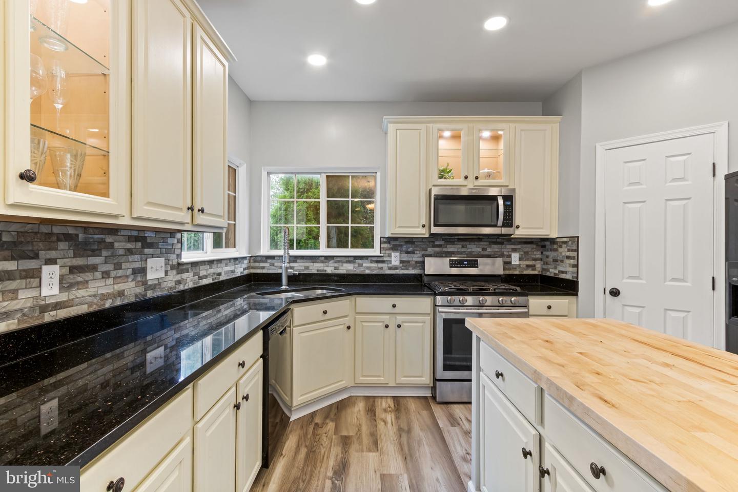 74 NEWBURY DR, STAFFORD, Virginia 22556, 4 Bedrooms Bedrooms, ,2 BathroomsBathrooms,Residential,For sale,74 NEWBURY DR,VAST2038802 MLS # VAST2038802