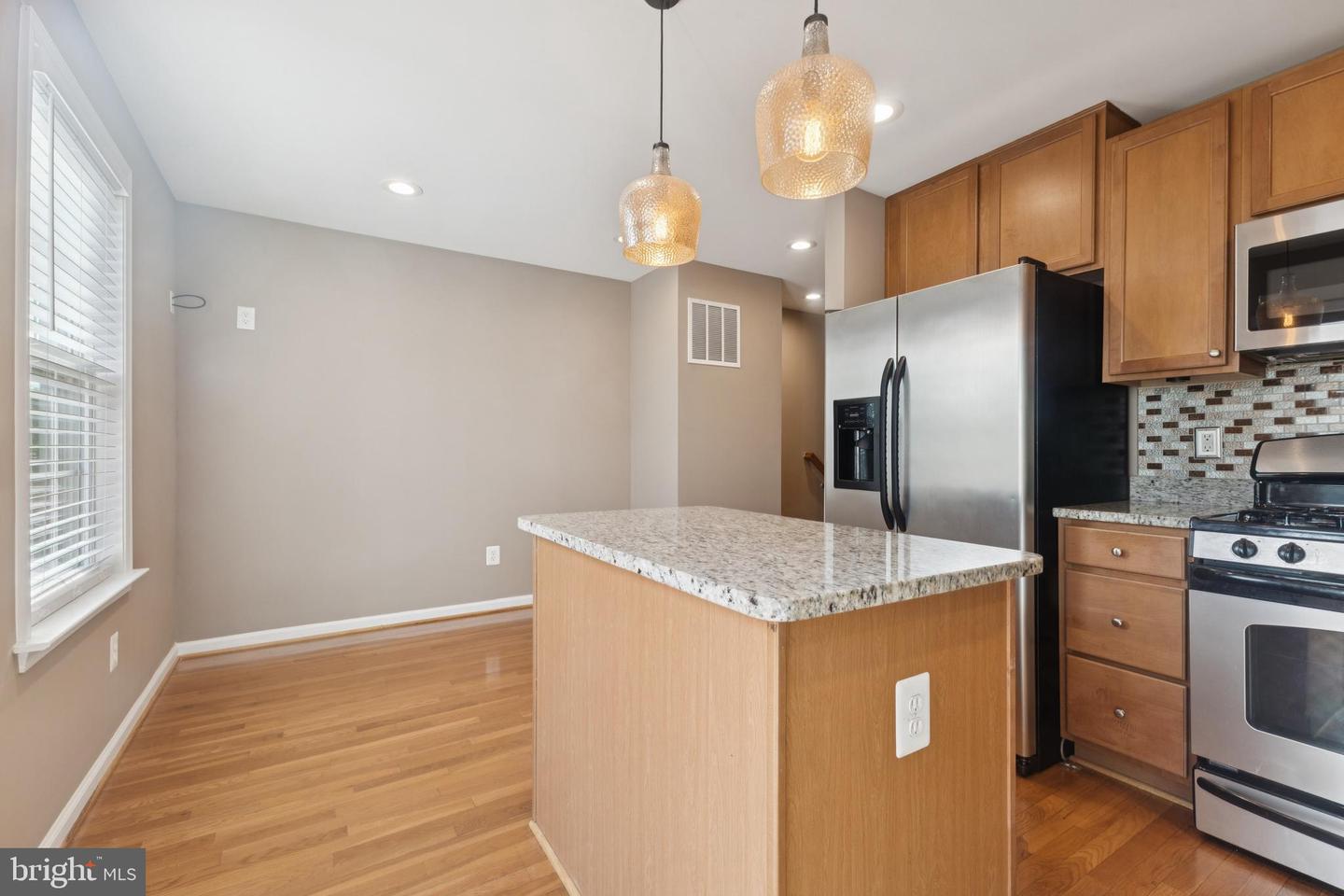 2922 TRUFFLE OAK PL, WOODBRIDGE, Virginia 22191, 3 Bedrooms Bedrooms, ,2 BathroomsBathrooms,Residential,For sale,2922 TRUFFLE OAK PL,VAPW2102092 MLS # VAPW2102092