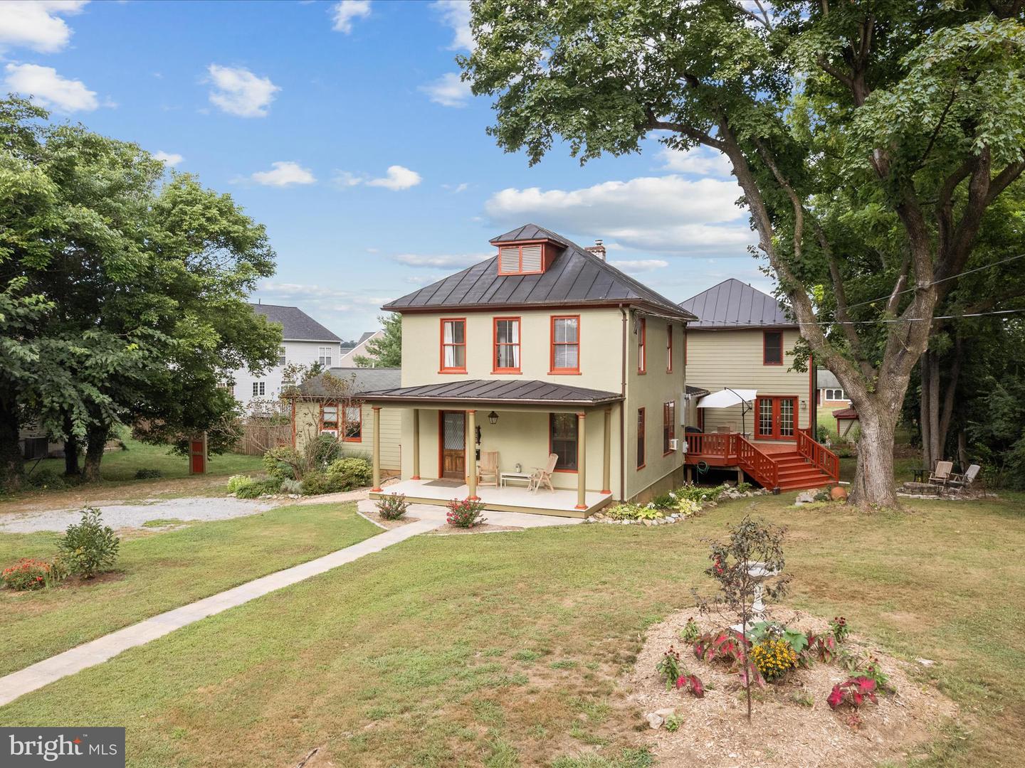 325 S CHURCH ST, BERRYVILLE, Virginia 22611, 5 Bedrooms Bedrooms, ,3 BathroomsBathrooms,Residential,For sale,325 S CHURCH ST,VACL2005984 MLS # VACL2005984