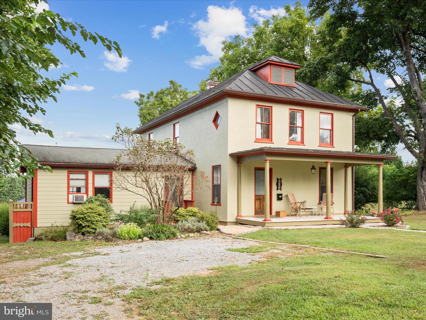 325 S CHURCH ST, BERRYVILLE, Virginia 22611, 5 Bedrooms Bedrooms, ,3 BathroomsBathrooms,Residential,For sale,325 S CHURCH ST,VACL2005984 MLS # VACL2005984