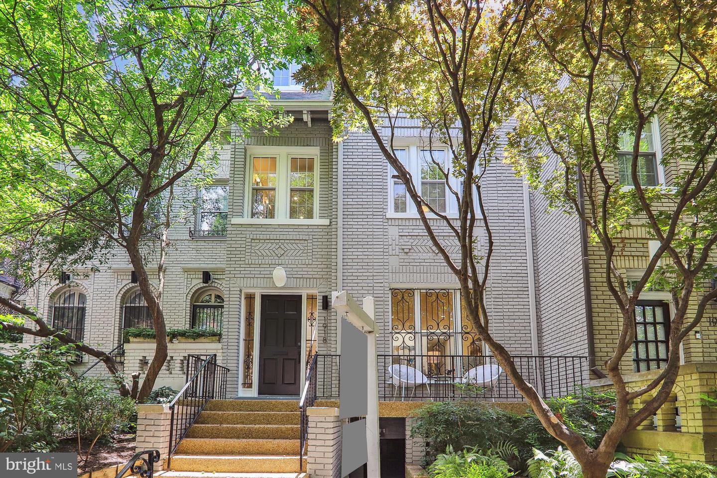 1918 BELMONT RD NW, WASHINGTON, District Of Columbia 20009, 4 Bedrooms Bedrooms, ,3 BathroomsBathrooms,Residential,For sale,1918 BELMONT RD NW,DCDC2216482 MLS # DCDC2216482