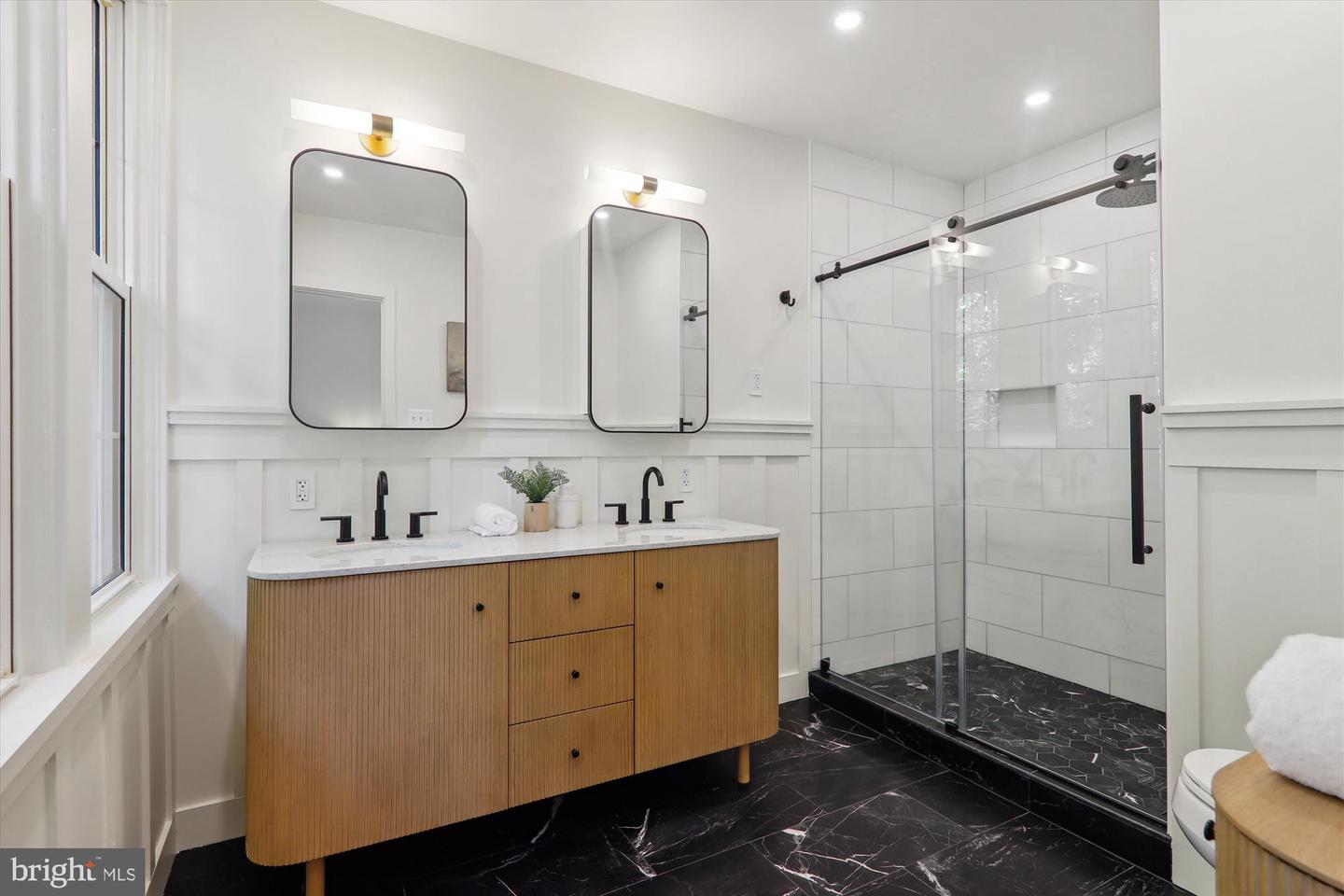 1918 BELMONT RD NW, WASHINGTON, District Of Columbia 20009, 4 Bedrooms Bedrooms, ,3 BathroomsBathrooms,Residential,For sale,1918 BELMONT RD NW,DCDC2216482 MLS # DCDC2216482