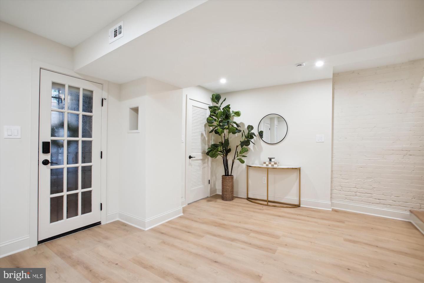 1918 BELMONT RD NW, WASHINGTON, District Of Columbia 20009, 4 Bedrooms Bedrooms, ,3 BathroomsBathrooms,Residential,For sale,1918 BELMONT RD NW,DCDC2216482 MLS # DCDC2216482