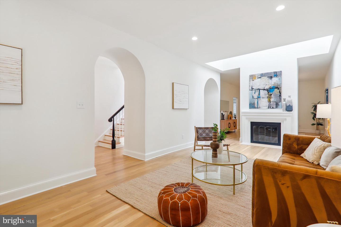 1918 BELMONT RD NW, WASHINGTON, District Of Columbia 20009, 4 Bedrooms Bedrooms, ,3 BathroomsBathrooms,Residential,For sale,1918 BELMONT RD NW,DCDC2216482 MLS # DCDC2216482