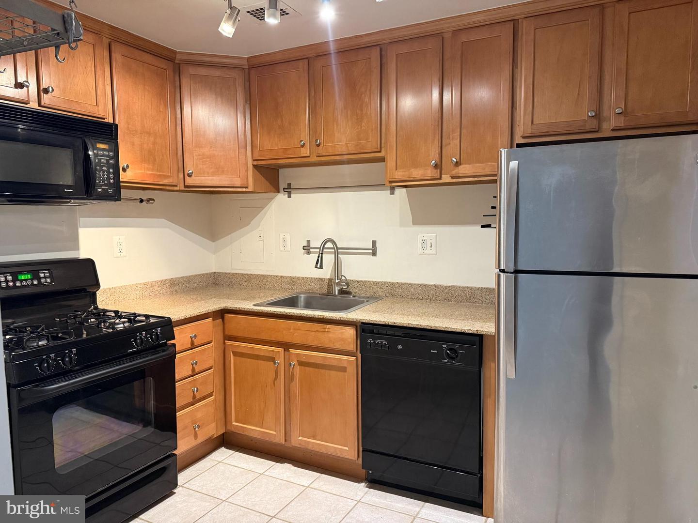 10570 MAIN ST #220, FAIRFAX, Virginia 22030, 2 Bedrooms Bedrooms, ,1 BathroomBathrooms,Residential,For sale,10570 MAIN ST #220,VAFC2006870 MLS # VAFC2006870