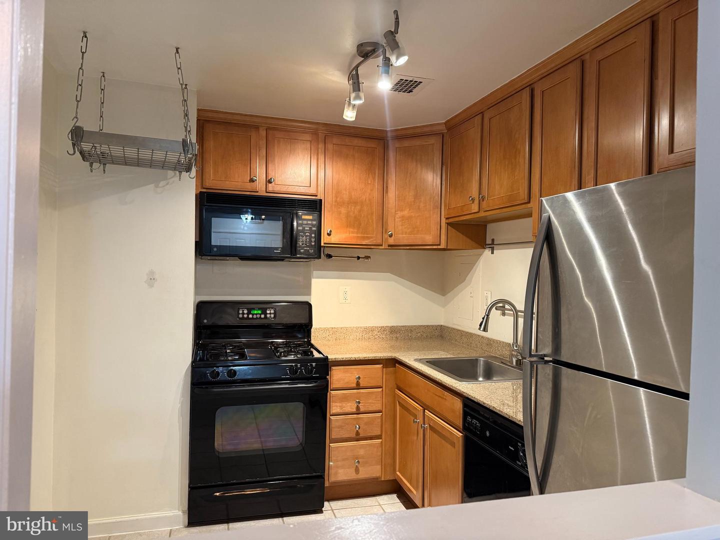 10570 MAIN ST #220, FAIRFAX, Virginia 22030, 2 Bedrooms Bedrooms, ,1 BathroomBathrooms,Residential,For sale,10570 MAIN ST #220,VAFC2006870 MLS # VAFC2006870