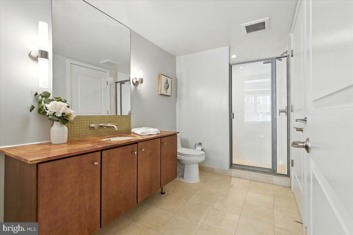 1025 1ST ST SE #612, WASHINGTON, District Of Columbia 20003, 2 Bedrooms Bedrooms, 4 Rooms Rooms,2 BathroomsBathrooms,Residential,For sale,1025 1ST ST SE #612,DCDC2217088 MLS # DCDC2217088